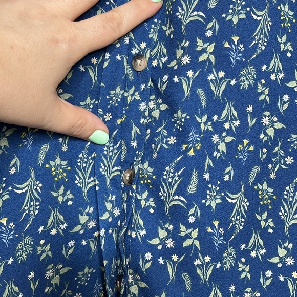 Jachs Girlfriend Blue Floral Button Blouse Women Size M - Picture 3 of 7